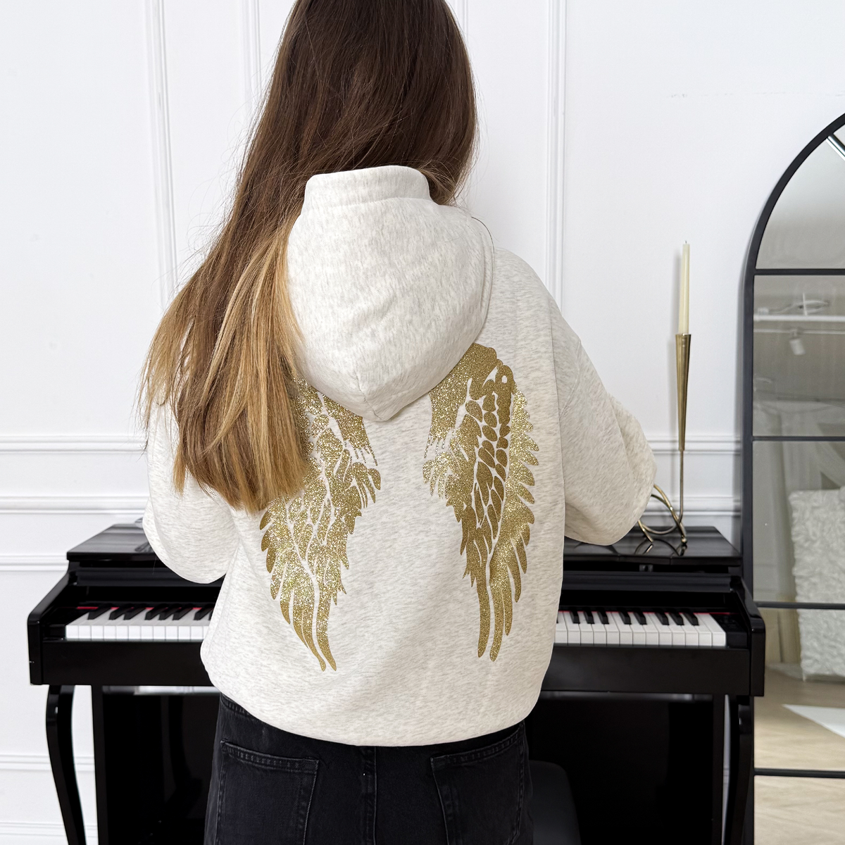 Sudadera con Capucha Alas Doradas