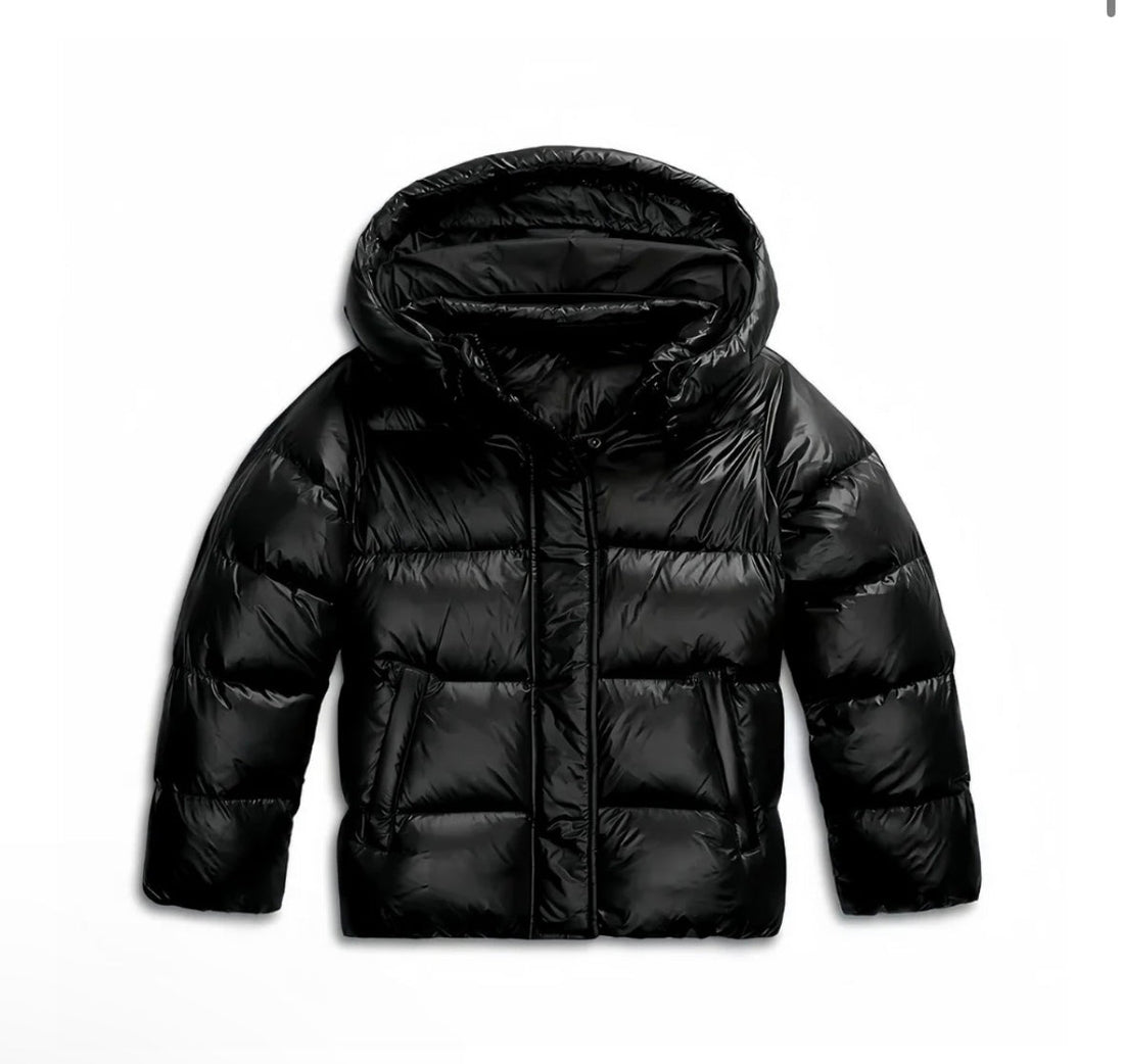Chaqueta acolchada corta con capucha