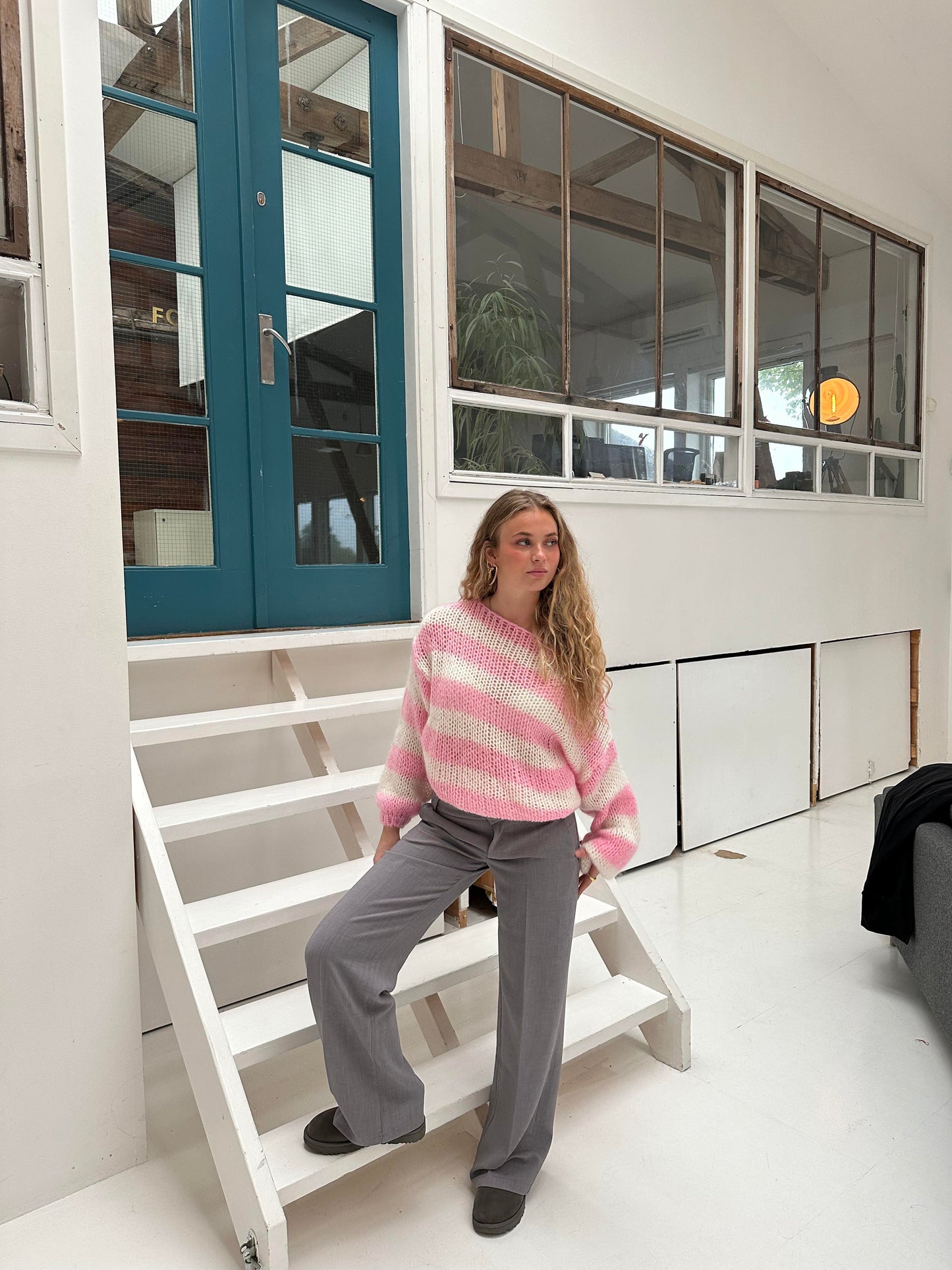 pantalón de corte ampli