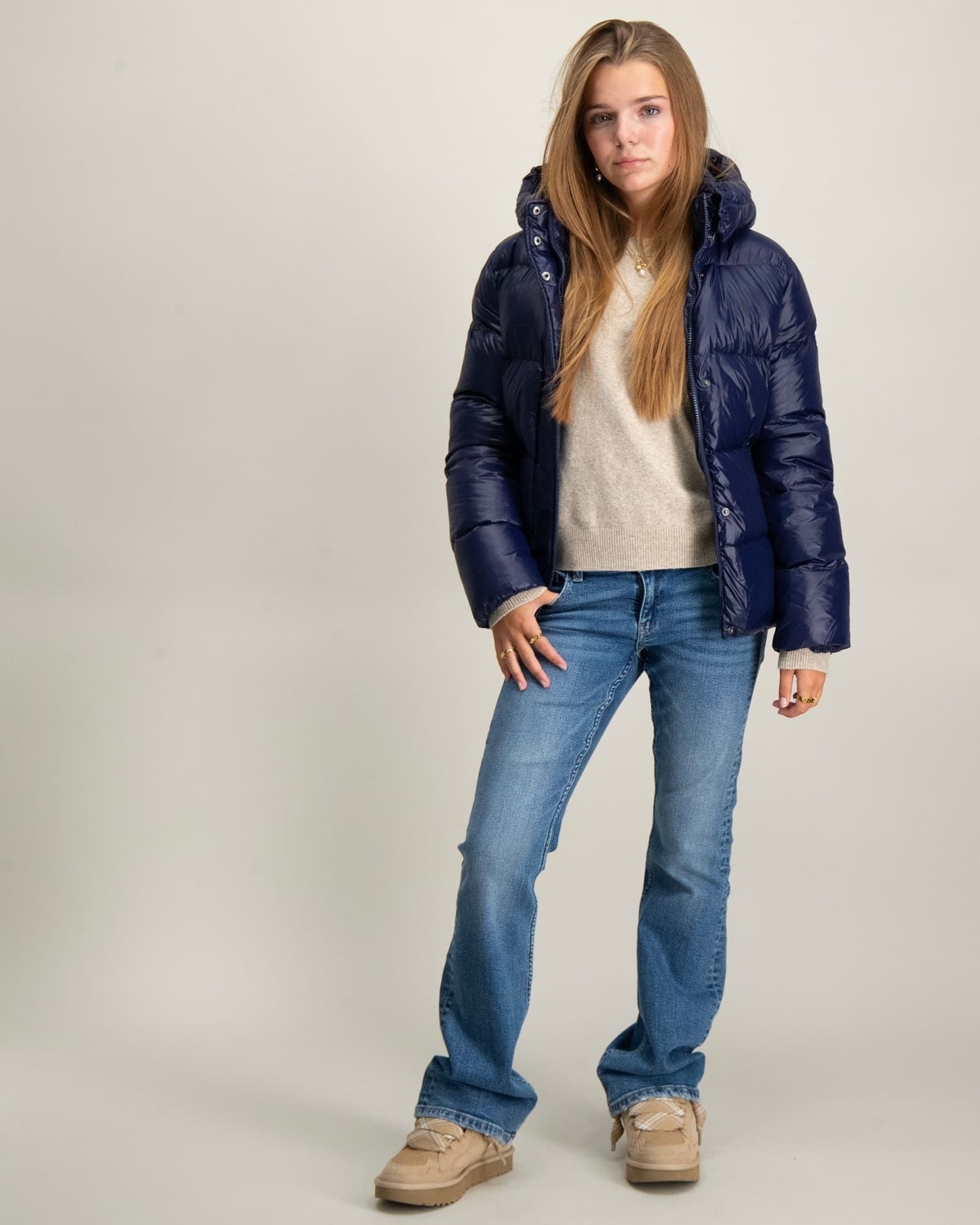 Chaqueta acolchada corta con capucha