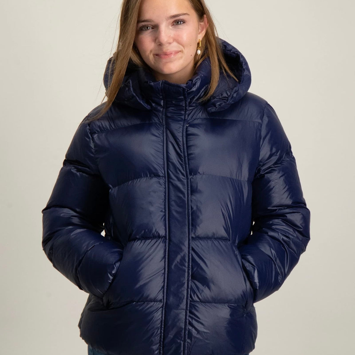 Chaqueta acolchada corta con capucha