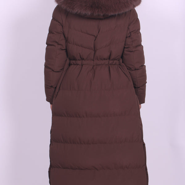 Abrigo acolchado largo con cuello de pelo