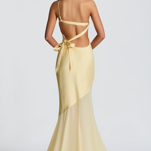 Vestido largo asimétrico amarillo pastel