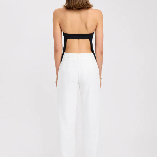 Top negro halter con espalda descubierta