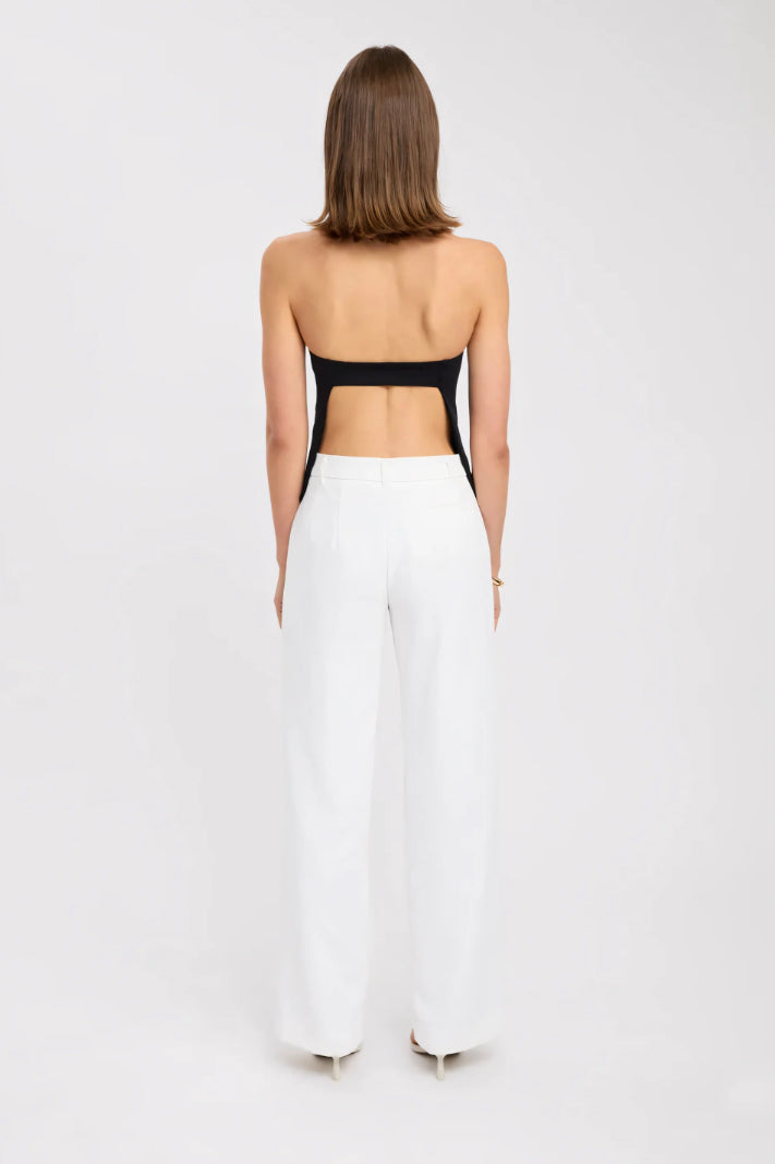 Top negro halter con espalda descubierta