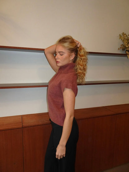 Top de punto de cuello alto ROSELA – Rosa suave