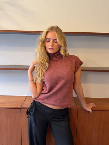 Top de punto de cuello alto ROSELA – Rosa suave